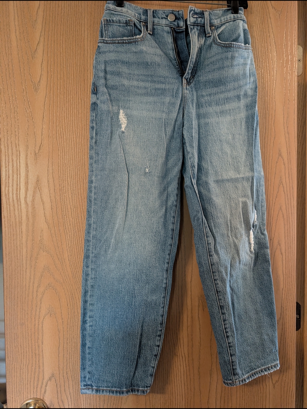 Evereve Light Blue Distressed Ankle Jeans